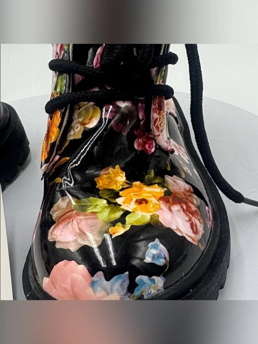 DADAWEN Floral Lace-Up Boots